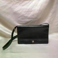 ราคา PIERRE CARDIN กระเป๋าถือ กระเป๋าคล้องแขน กระเป๋าสะพายไหล่ กระเป๋าสะพายข้าง สีดำเงา สายปรับได้ กระเป๋ามือสอง (1734265352700069279)