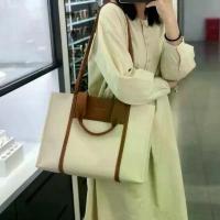 ราคา กระเป๋าสะพายข้าง Charles & Keith ทรงช้อปปิ้ง แบรนด์แท้Outlet (1733605832285062783)