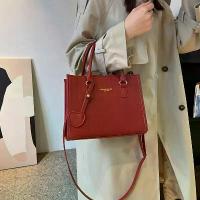 ราคา กระเป๋าแต่งงาน กระเป๋าใบเล็กเนื้อผ้าหรูหรา กระเป๋าผู้หญิง ความจุใหญ่ ซองอั่งเปาสีแดงใหม่ กระเป๋าถือสีแดงสำหรับเจ้าสาว กระเป๋าสะพายข้าง (1733522845934978380)