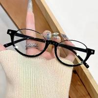 ราคา แว่นอ่านหนังสือทรงกลมสไตล์ฝรั่งเศส แนวไลต์ลักชัวรี ให้ความรู้สึกหรูหรา เบามาก ป้องกันแสงสีฟ้า แฟชั่นวินเทจ กรอบครึ่งวงกลม (1734256172128896648)