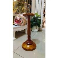 ราคา ฐานวาง ฐานไม้กลึงทาชะแล็ค ฐานวางเศียร ขนาดกลาง ขาตั้ง สำหรับวางหัวโขน เศียรครู สูง 13 นิ้ว แป้นบน 4 นิ้ว แป้นล่าง 6 นิ้ว (1732230915307242910)