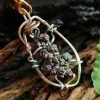 ราคา เหล็กไหล 7 สี ฉัพพรรณรังษี (ลักษณะยอดแร่ติดสีเขียวปีกแมลงทับเนื้อเหล็ก) (1734272238396081694)