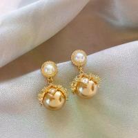 ราคา 2026 New Micro-Inlaid Gold Pearl Earrings for Women, Vintage Light Luxury High-End Studs, Elegant and Versatile Earrings (1734353180034303999)