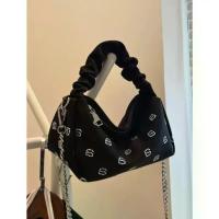 ราคา A diamond bag กระเป๋าสุดเก๋ผ้าซาตินแต่งโลโก้เพรช ทั้งใบ สวยมากกกก (1734180624411034750)