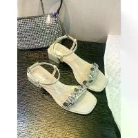 ราคา รองเท้าผู้หญิง ส้นเหลี่ยม รองเท้าฤดูร้อน รองเท้าเพชร รองเท้าแตะสีเบจ สำหรับผู้หญิง พลอยเทียม ขนาดเอเชีย M หนึ่งคำ สไตล์เกาหลี H (1730591604068485532)