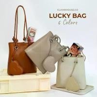 ราคา Glammhouse Lucky bag กระเป๋าทรง Bucket มาพร้อมน้องกระเป๋าหัวใจใบจิ๋วที่สามารถใส่ Airpods ได้ สายสะพายทรงกลม (1734292058705265720)