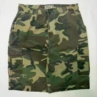ราคา กางเกงขาสั้น คาร์โก้ สามส่วน ลายพราง ทหาร ทรงJort Camo cargo short (เอว38) แบรนด์ B.L.T มือสอง ของแท้ (1734122150206146230)