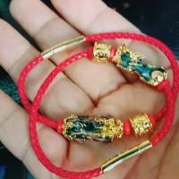 ราคา [COD] [Tiktok]สร้อยข้อมือ หนังแดง ปี่เซี๊ยะ5ธาตุ เปลี่ยนสีได้ ดูดทรัพย์ เรียกเงินทอง -แท่งทอง ผ่านพิธีแล้ว +แถมฟรีผ้ายันต์ (1734392060117484837)