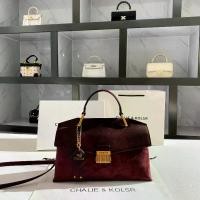 ราคา Vintage Velvet Commuter Tote Bag 2025 Autumn Winter New High-end Middle-aged Mom Bag (1733279532459787456)