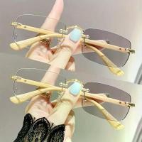 ราคา 2pcs, Photochromic Rimless Glasses for Man and Woman, Unisex Design, Wood Color PC Temple, Color Changing PC Lenses, Fashion Eyewear Perfect for Traveling, Parties and Driving, G (1734227278209517175)