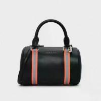 ราคา charles & keith พร้อมส่งกระเป๋าของแท้ ทรง pillow cross body (อ่านก่อนสั่ง) (1734434604219073886)