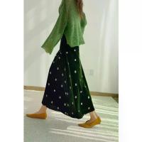 ราคา 2026 Solid Color Fashionable Velvet Embroidered Elastic Waist Midi Skirt for Women Autumn Winter Vintage High-end Loose Long Skirt (1733890834863261330)