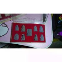 ราคา Flash Sale- ☟พระชุด 9 องค์ หลวงปู่ทวด วัดช้างให้ เนื้อว่าน หลังปั๊มยันต์☸ (1733724117128349543)