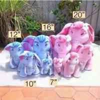 ราคา ดาราแนะนำ ตุ๊กตาช้างจากก้านกล้วย Khan Kluay และช้างจากแก้ว Hibiscus Shaba Kaew ขนาด 7/10/12/16/20 นิ้วTikTok (1733514813837051866)