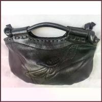 ราคา กระเป๋าถือ Ibiza leather hand tote bag หนังสีดำ สภาพดี สวย มือสองนำเข้าจากญี่ปุ่น (1733944252680668763)