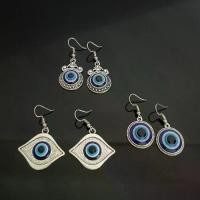 ราคา ต่างหู ตาโต ย้อนยุค ตาปีศาจ สไตล์ตุรกี สีฟ้า ทันสมัย โบฮีเมียน บุคลิกภาพ เรียบหรู เหรียญ พญาครุฑ หลวงพ่อวราห์ เครื่องราง วัดหลงซาน หัว นะโม ของ แท้ พระขุนแผนหลวงปู่ทิม กรอบ (1732306329852021398)