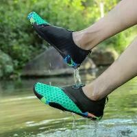 ราคา รองเท้าลุยน้ำคู่ น้ำหนักเบา กันลื่น รองเท้าชายหาด สำหรับผู้ชายและผู้หญิง ฟิตเนส ว่ายน้ำ แห้งเร็ว รองเท้าดำน้ำ รองเท้าลุยน้ำ (1734015023867922256)