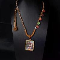 ราคา สร้อยคอพระเครื่อง Thangka, สไตล์ทิเบต, จี้เชือกฝ้ายเก็บสีสูง, ลูกปัด Dzi, เทพเจ้าแห่งความมั่งคั่งห้าทาง กรอบ พระปิดตา หลวงปู่ ศิลา (1732524739725919944)