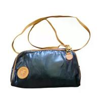 ราคา Hunting World Crossbody Bag Made in Italy กว้าง 9 นิ้ว สูง 7 นิ้ว สีดำ/น้ำตาล กระเป๋า สะพาย ข้าง ใบ ใหญ่ แบรนด์ เนม แท้ เเฟชั่น ผู้หญิง หนัง กลับ (1733264253600040822)