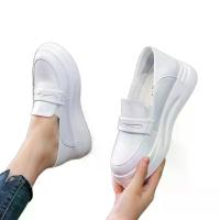 ราคา 2025 รองเท้าผ้าใบสีขาวสำหรับผู้หญิงพร้อมส่ง รองเท้าผู้หญิงอเนกประสงค์ น้ำหนักเบา พื้นหนา กันลื่น นุ่มมาก รองเท้าพยาบาล สวมง่าย รองเท้า ตู้ปลา ส้น แชมเปญ (1733739640355849963)