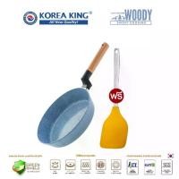ราคา (รุ่น Limited) Korea King Woody กระทะโคเรียคิง วู้ดดี้ ด้ามจับไม้ สีฟ้า (24cm) + ตะหลิวซิลิโคนสีส้ม (1731235594736862385)