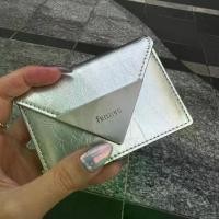 ราคา กระเป๋าสตางค์แบบพกพาสำหรับเหรียญและบัตร มีช่องใส่เอกสารประจำตัว ดีไซน์ทรงสามเหลี่ยมคลาสสิก แบรนด์ Korea Niche รุ่น Fennec หนังแก้ว มีหลายสีให้เลือก (1734072553056142834)