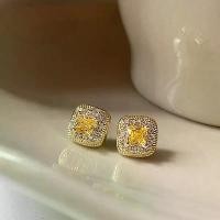 ราคา Silver Needle Gold Sugar Cube Zircon Earrings Niche Design Light Luxury High-end Earrings Elegant Fashion Versatile Earrings for Women (1734197770491299839)