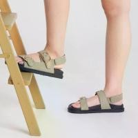 ราคา Plush Studios รองเท้าแตะ Gia Sandals Unisex Shoes สายคาดหน้าเท้า และรัดส้น (1730522868112984652)