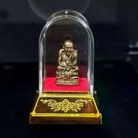 ราคา ส่งฟรี- จี้พระ พระเครื่อง พระบูชา หลวงปู่ทวดพร้อมฐานบูชาครอบแก้ว เหมาะสำหรับบูชาใว้หน้ารถหรือที่บ้าน(ขนาด4.5*6.5ซม. )แถมฟรี.ผ้ายันต์หลวงปู่ทวด (1733586519745463332)