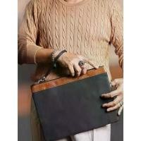 ราคา Beanpole Canvas Clutch Bag คลัชแคนวาส คําแนะนําการขายที่ร้อนแรงในเดือนนี้ အိတ် แบรนด์ เนม แท้ shouder bag กระเป๋า พร้อม ส่ง ชามูน (1733396641299530959)
