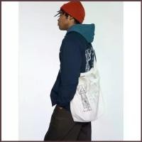 ราคา กระเป๋า Uniqlo KAWS WARHOL 2WAY tote bag 21 ลิตร (1733895223854728816)