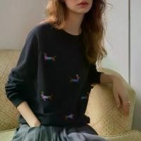 ราคา ซับในเสื้อสเวตเตอร์สำหรับผู้หญิงลายสุนัขพันธุ์ดัชชุนด์ปักหนัก ผ้าฝ้ายแท้ ทรงหลวม ขนาดใหญ่ คอวี ใหม่ สไตล์เกาหลี ฤดูใบไม้ผลิและฤดูใบไม้ร่วง เสื้อ กัน uv ยูนิโคล่ ฮู สวา น่า แท้ ฮีทเทค กันหนาว uniqlo (1
