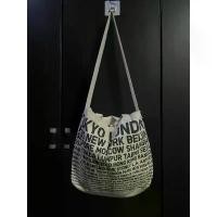 ราคา (มือสอง) กระเป๋าสะพายข้างผ้าแคนวาส Uniqlo กว้าง 42 cm ยาว 33 (1734168301134578885)