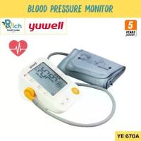 ราคา Yuwell Electronic Blood Pressure Monitor เครื่องวัดความดันโลหิต รุ่น YE670A [รับประกัน 5 ปี] (1734402186415933142)