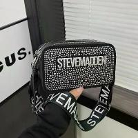 ราคา กระเป๋ากล้อง rhinestone สไตล์ต่างประเทศ Steve Madden ทันสมัยและหลากหลาย กระเป๋าสี่เหลี่ยมเล็กประดับเพชรตัวอักษรจากยุโรปและอเมริกา กระเป๋าสะพายไหล่ กระเป๋าสะพายข้างผู้หญิง (1733581964600247845)