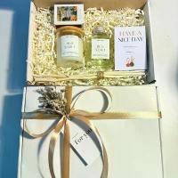ราคา G61 Gift box กล่องสีขาวหูช้าง เทียนหอม 60 ml มีฝาไม้+ไม้หอมกระจายกลิ่น size s โบว์สีน้ำตาล พร้อมช่อดอกไม้, การ์ด, ไม้ขีด (1733877774333412457)