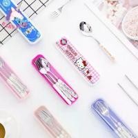 ราคา [พร้อมส่ง] พร้อมส่ง! ชุดช้อนส้อมตะเกียบ ลายการ์ตูน ช้อนส้อมพกพา ช้อนส้อมเด็ก กล่องใส่ช้อน น่ารัก คิตตี้ โดเรมอน Spoon fork Cutlery set (1734466945180140634)