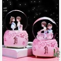 ราคา UoneHome พร้อมส่ง H024 กล่องดนตรีลูกแก้ว คู่รักโรแมนติก ของขวัญวันเกิด/วาเลนไทน์ ให้แฟน มีบริการห่อของขวัญ+การ์ด (1732941424810952025)