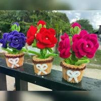 ราคา ดอกกุหลาบหิน/ ดอกกุหลาบลวดกำมะหยี่ /กระถางดอกไม้ลวดกำมะหยี่ /ของขวัญ/ วาเลนไทน์/ งาน Handmade (1732852948168509368)