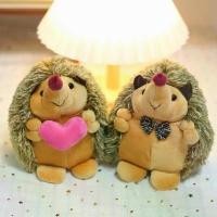 ราคา ตุ๊กตาเม่นคู่ น่ารัก ตุ๊กตาเม่นเล็ก ตุ๊กตาเหมือนจริง สำหรับเด็กผู้หญิง วันเด็ก ตุ๊กตาผ้า งานเฉลิมฉลองแต่งงาน (1734122229559756439)