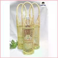 ราคา ชะลอมใส่ขวดก้านมะพร้าว ขนาด 3x16 นิ้ว ใส่ขวดแก้ว 750ml เคลือบเงาอย่างดี ใส่ขวดไวน์ น้ำผึ้ง ของฝาก ตะกร้าสานใส่ขวดน้ำผึ้ง สวัสดิการสด (1733278079550653621)