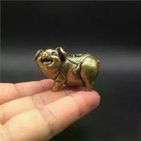ราคา รูปปั้นหมูทองเหลืองแท้จักรราศี หมูโชคลาภทองแดง ประติมากรรม หมูน่ารักถือได้ในมือ น้ำหนักกระดาษหมู ของขวัญตั้งโต๊ะเสริมสิริมงคลและความอุดมสมบูรณ์ (1733614060079908424)