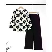 ราคา Vintage-Inspired Women's Two-Piece Suit: Floral Print Blouse with Puff Sleeves & Wide-Leg Trousers - Chinese New Year Edition (1733778174493164964)