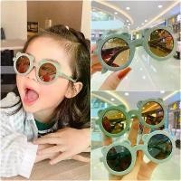 ราคา แว่นกันแดดทรงกลมเด็ก สไตล์เกาหลี ส่วนบุคคล สำหรับเด็กชายและเด็กหญิง แว่นตาป้องกันรังสียูวี ดีไซน์ไล่ระดับน่ารัก แว่นกันแดดเด็ก แว่น กันแดด gentle monster แว่น ทรงเอ ฟิลเตอร์ (1731526838768929211)