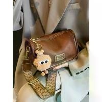 ราคา กระเป๋า cecelle perota brand Bag Women's High-end Sense Broadband Crossbody Baguette (1734716931572008008)