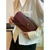 ราคา 20252025 New Woven Baguette Crossbody Bag Vintage Texture Handbag for Women Simple Luxury Shoulder Bag buying birkin from hermes (1733424844403082825)