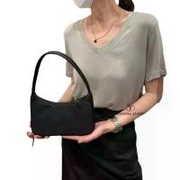 ราคา French Underarm Bag Thirteen Lines Boss Lady Baguette B (1734081390171030958)