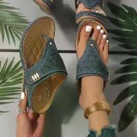 ราคา Women's Wide Size Platform Thong Sandals Perforated PU Slides Chunky Sole Fashion Summer Slippers (1734262567540327581)