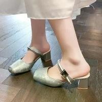 ราคา Closed-Toe Half Slippers for Women, Summer 2025 New Style, National Style, Medium Thick Heel, Soft Leather, Color Block, Lazy Mules, High Heel Slippers (1733610239825183817)