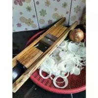 ราคา 【ส่งฟรี】 มีดสไลด์กล้วยสุกกล้วยดิบ หอมหัวใหญ่ ขิง มันเทศ มันฝรั่ง เผือก หน่อไม้ มะม่วง เรียบ 6.5 ซม.2 คม (1733477191485588844)